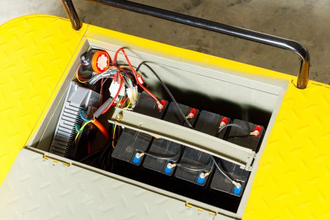 Платформенная электротележка OMA Electric SK2000 (48V 20Ah)
